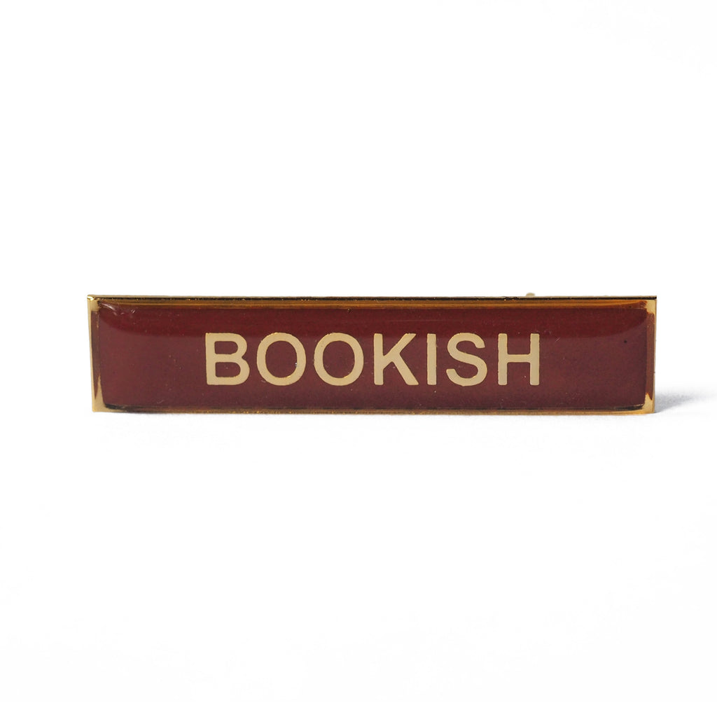 Enamel title badge Bookish in maroon brown