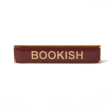 Enamel title badge Bookish in maroon brown